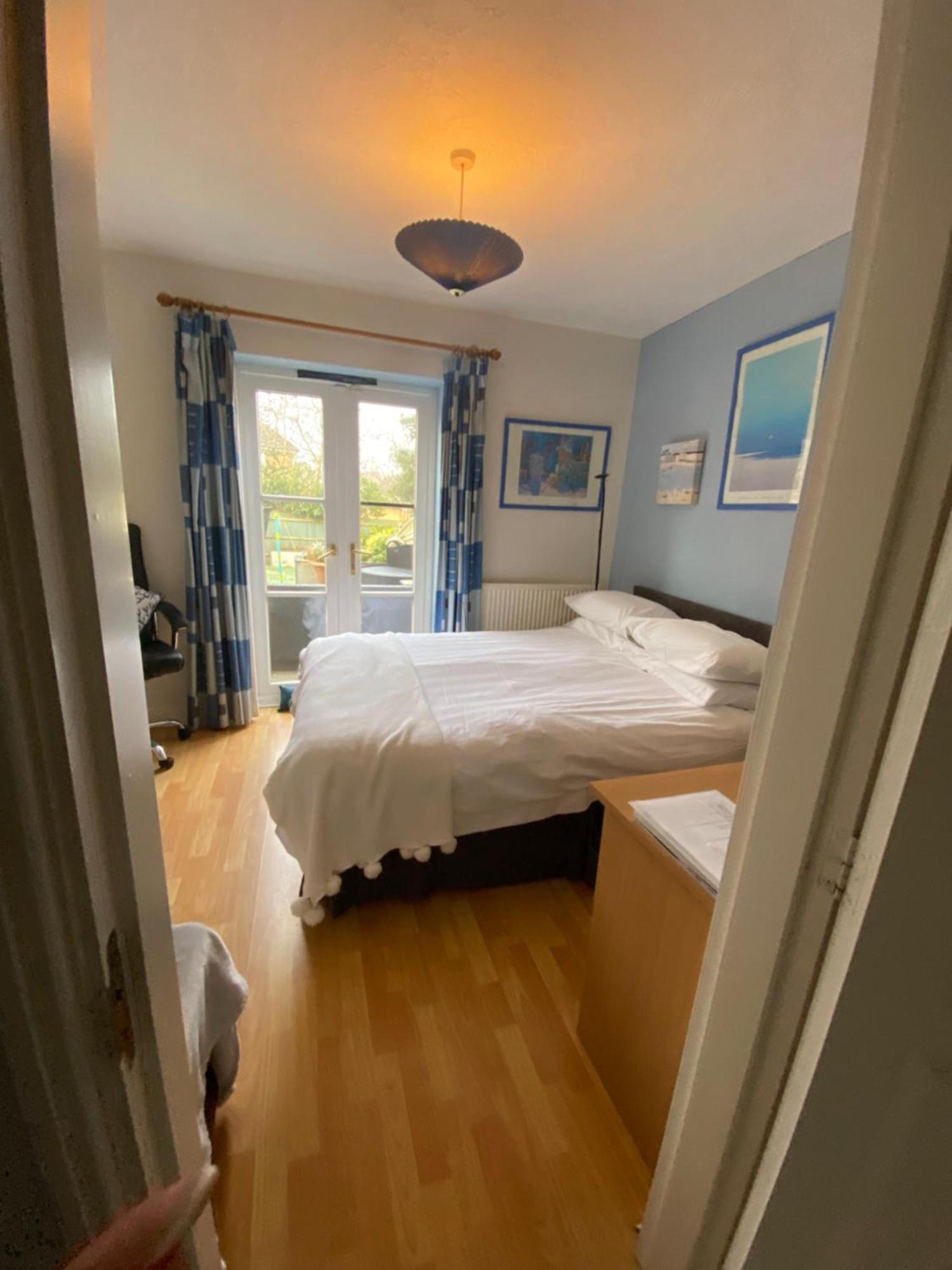 Choice Of One Double Bedroom With A Comfy Double Bed And Private En Suite For Solo Travellers Or Couples ,Or Alternatively Book Two Double Bedrooms For Families Or Friends Paddock Wood Exterior photo